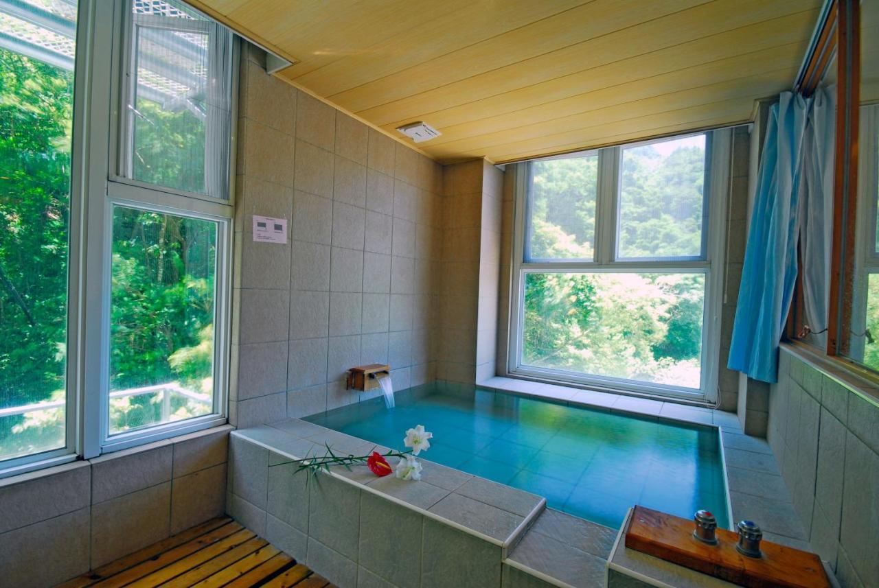Crystal Hotel 仁愛郷 エクステリア 写真