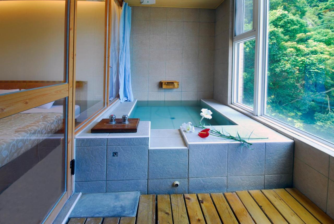 Crystal Hotel 仁愛郷 エクステリア 写真